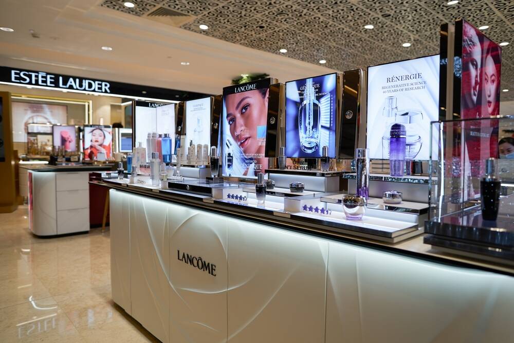 Duty-Free, Travelling